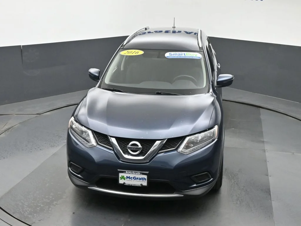 Used 2016 Blue Nissan S image 27