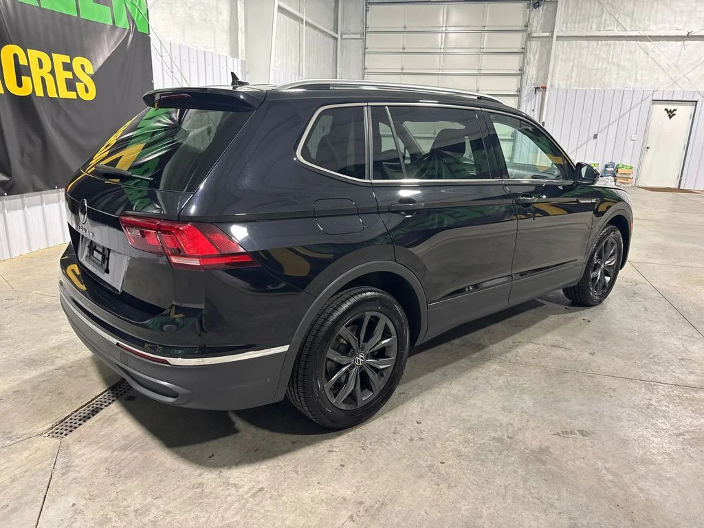 Used 2024  Volkswagen SE image 6