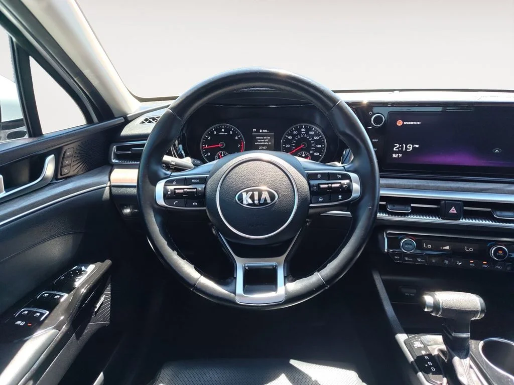 Used 2021 White Kia EX image 12