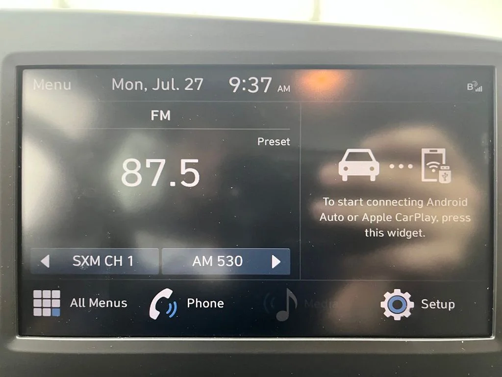 Used 2023 Silver Hyundai SEL image 5