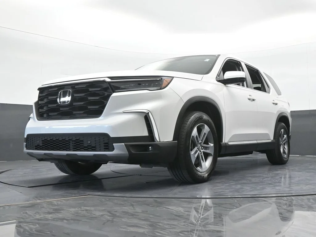 Used 2025 White Honda EX-L image 59