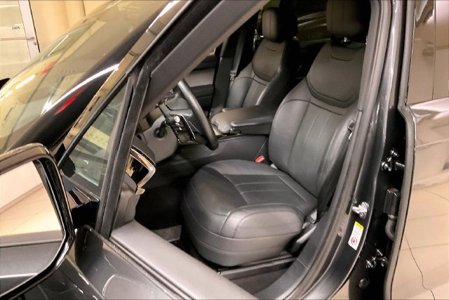 Used 2025 Gray Land Rover Dynamic SE image 13