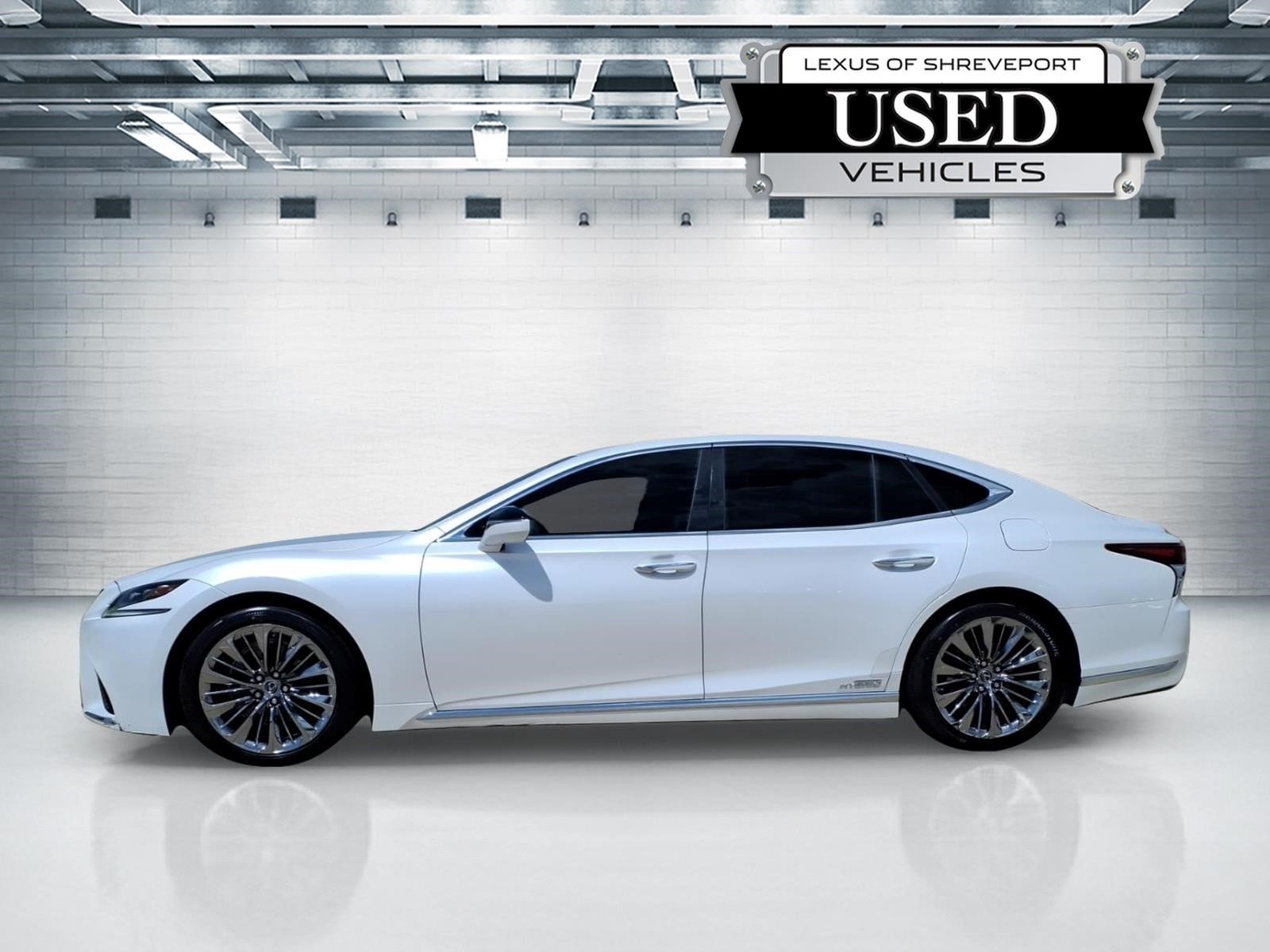 Used 2019 Eminent White Pearl Lexus Base image 2