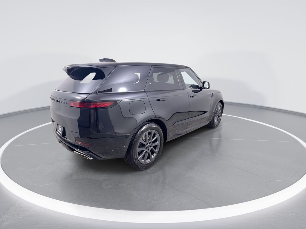 New 2026 SANTORN BLK MET Land Rover Dynamic SE image 8