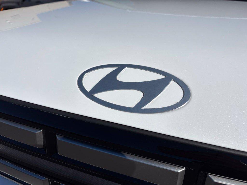 New 2027 White Hyundai SE AWD image 9