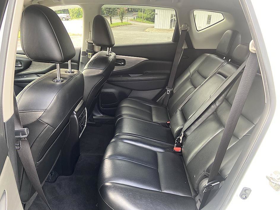 Used 2018 Pearl White Nissan SL image 13