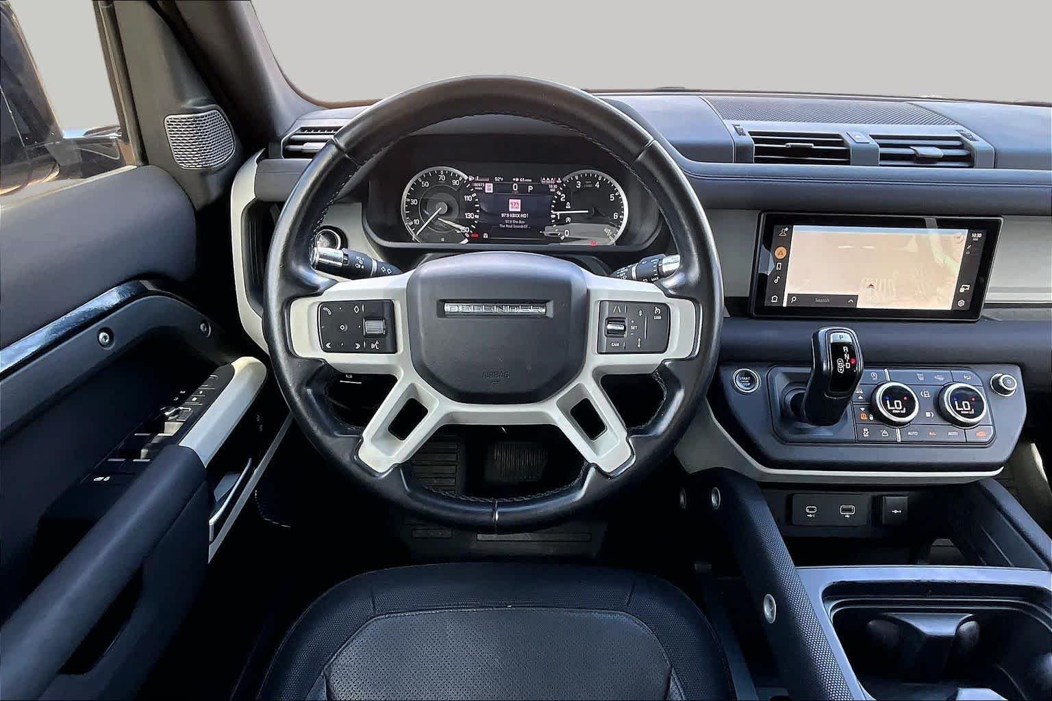 Used 2022 Santorini Black Metallic Land Rover X-Dynamic SE image 6