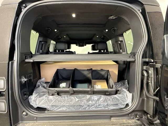 New 2026 Santorini Black Land Rover V8 image 28