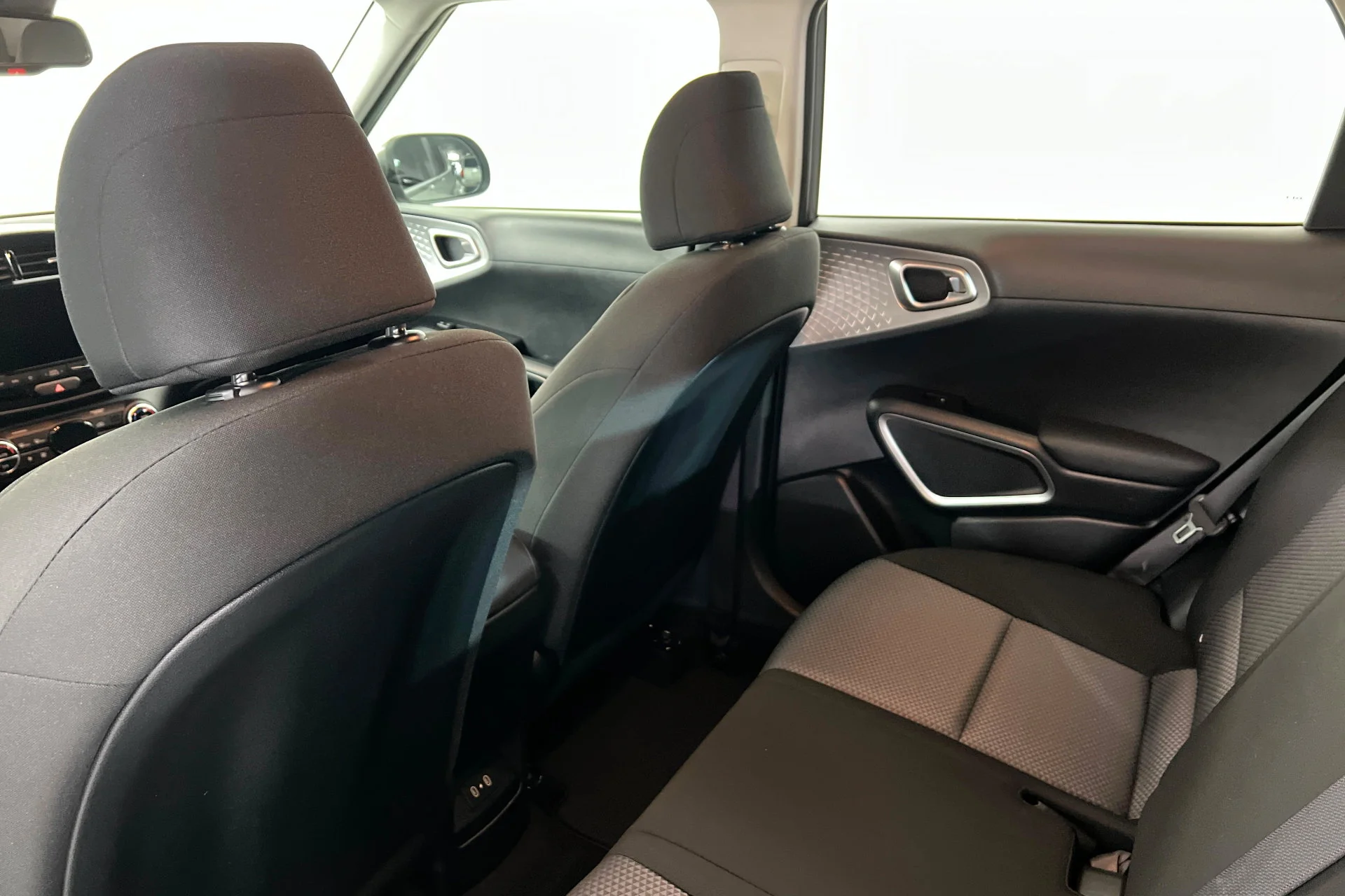 Used 2024 Steel Gray Kia S image 19