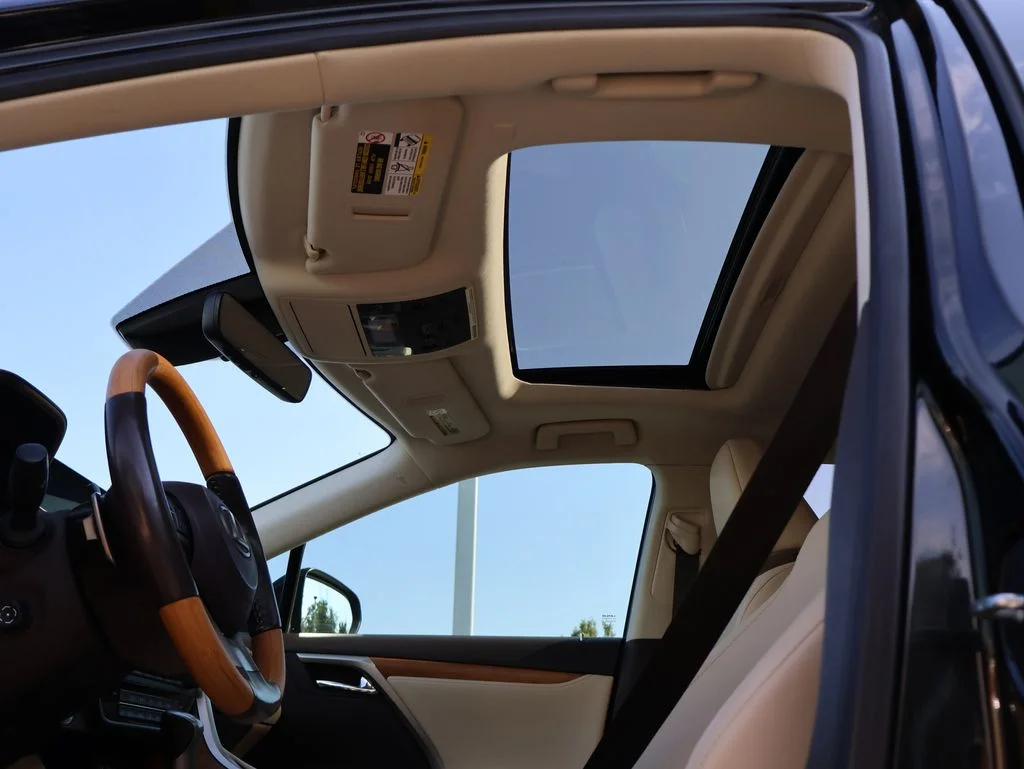 Used 2020 Black Lexus 350 image 38