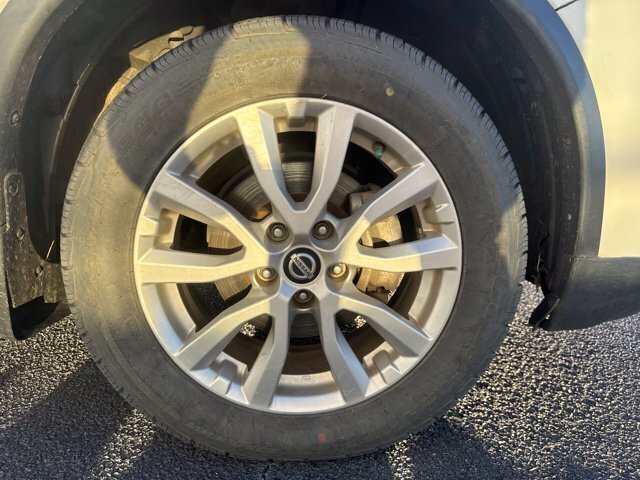 Used 2020 White Nissan SV image 4