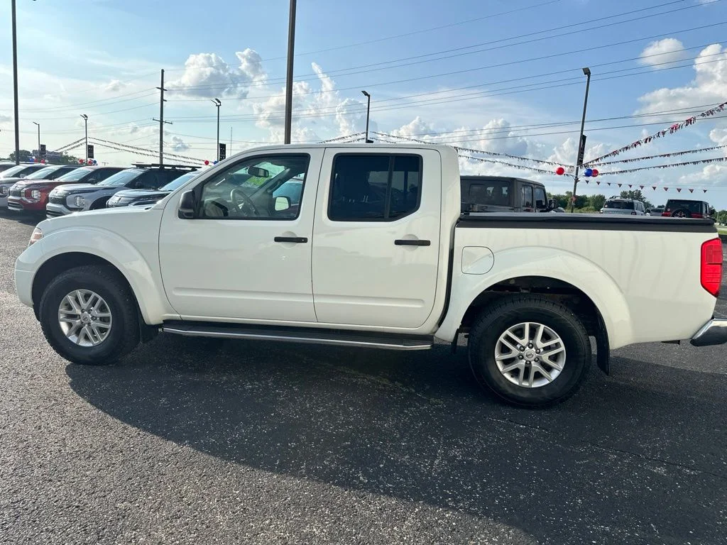 Used 2014 White Nissan SV image 13