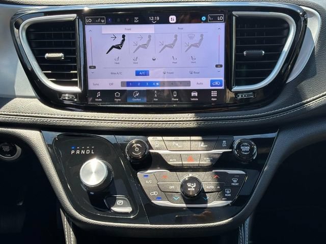 2026 Chrysler Pacifica Limited - Photo 15