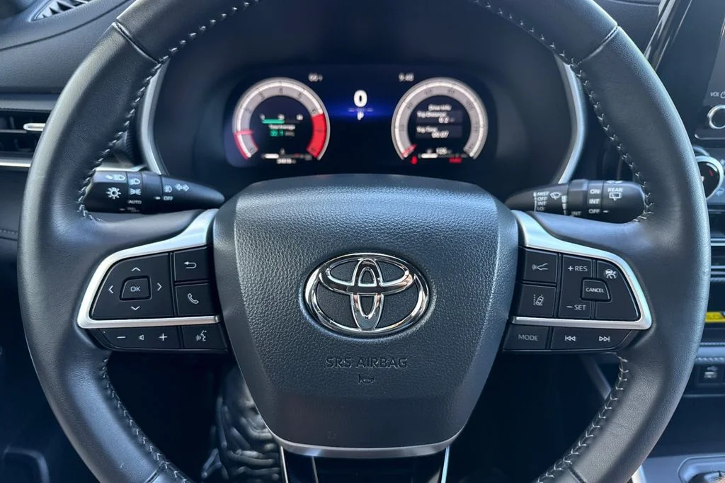 2025 Toyota Highlander XSE - Photo 28