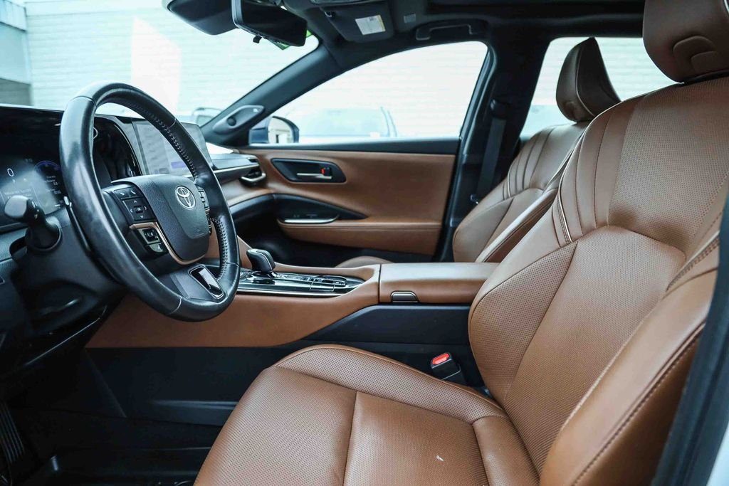 2025 Toyota Crown Signia Limited - Photo 18