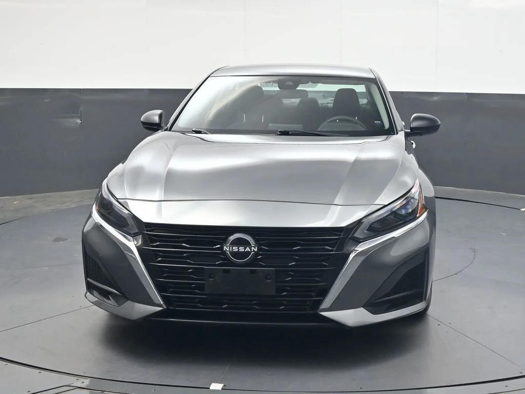 Used 2025 Gray Nissan 2.5 SV image 12