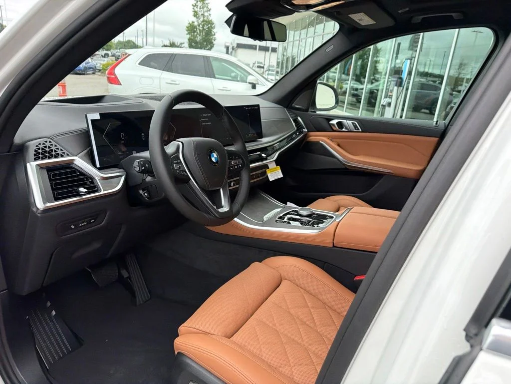 New 2026 Alpine White BMW sDrive40i image 16