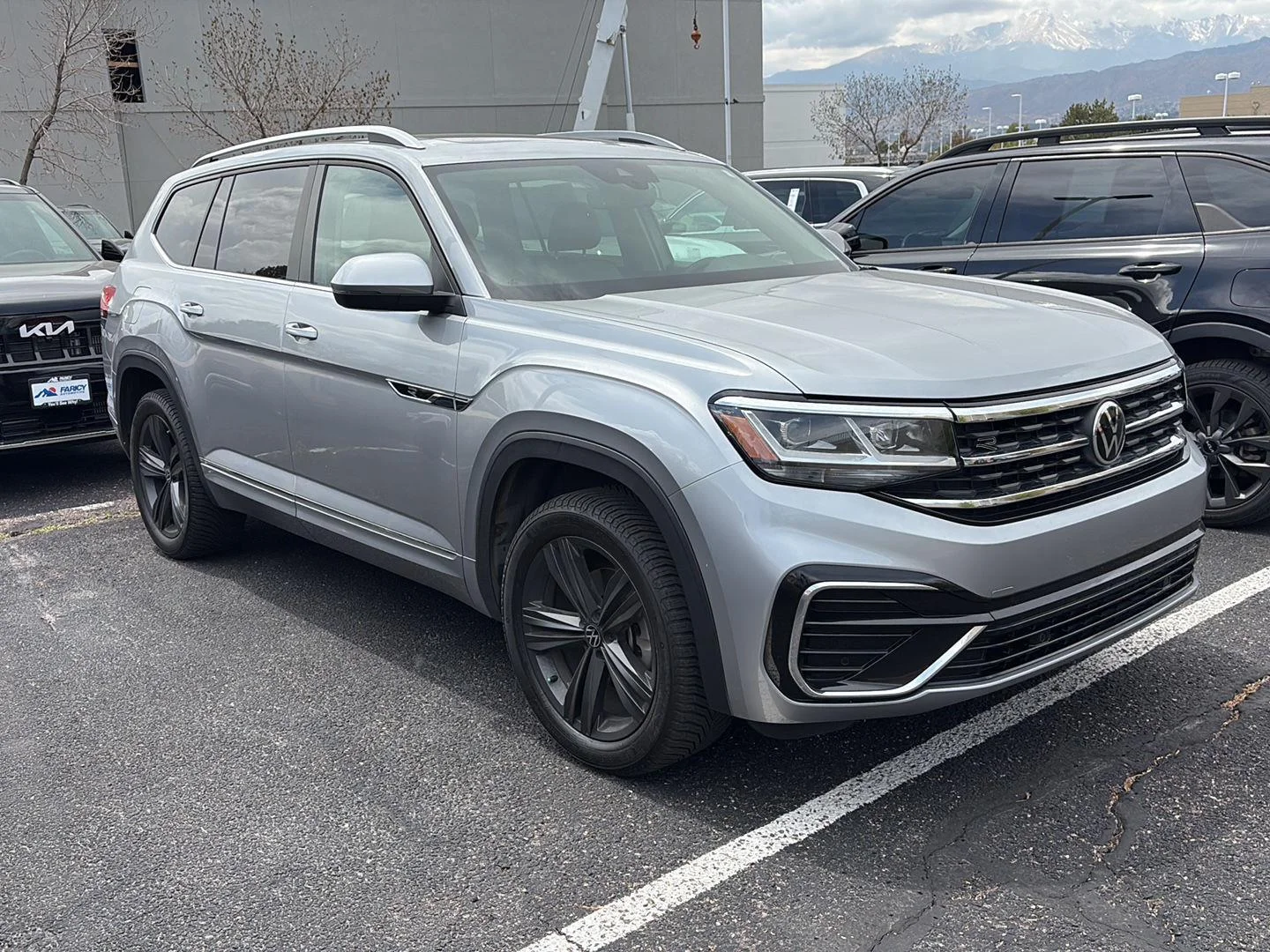 2022 Volkswagen Atlas 3.6L SEL R-Line 4MOTION's photo