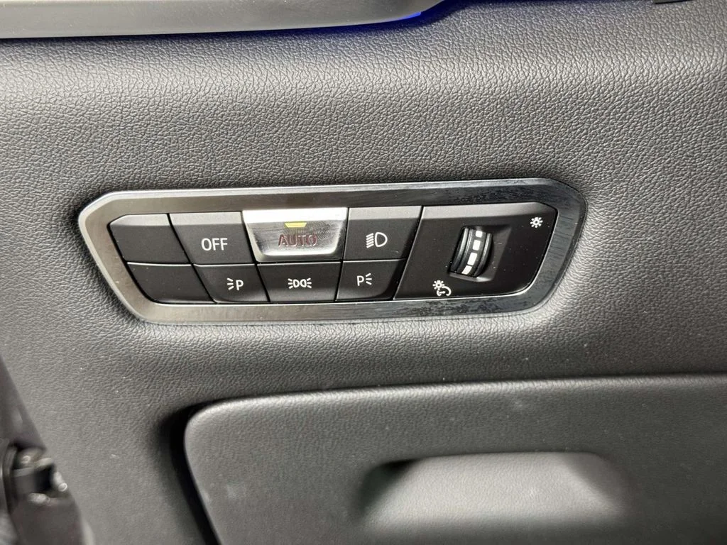 Certified Used 2022 Gray BMW xDrive40i image 19