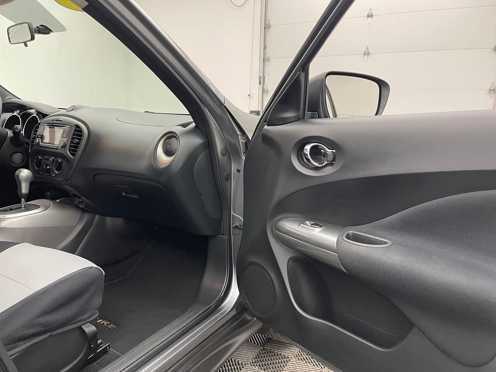 Used 2015 Gun Metallic Nissan S image 25