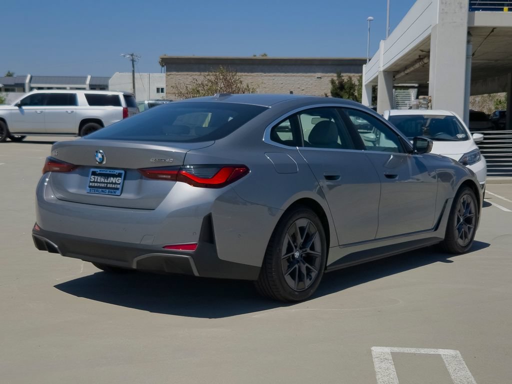 New 2026 Skyscraper Grey Metallic BMW eDrive40 image 18