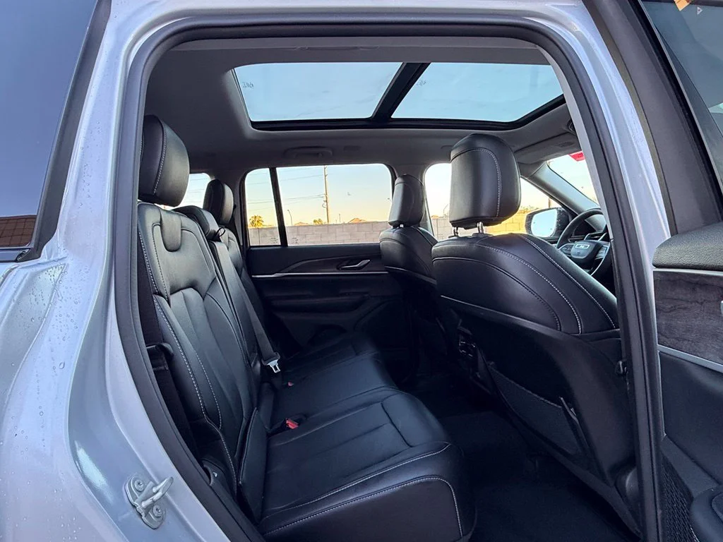 Used 2024 Silver Jeep Limited image 18