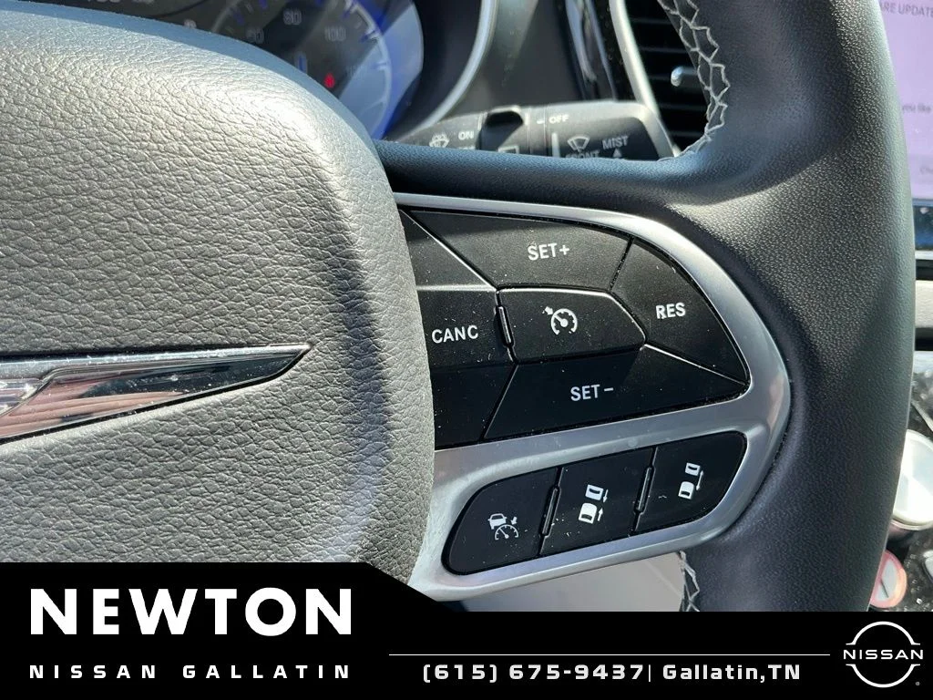 Used 2023 White Chrysler Touring L image 17