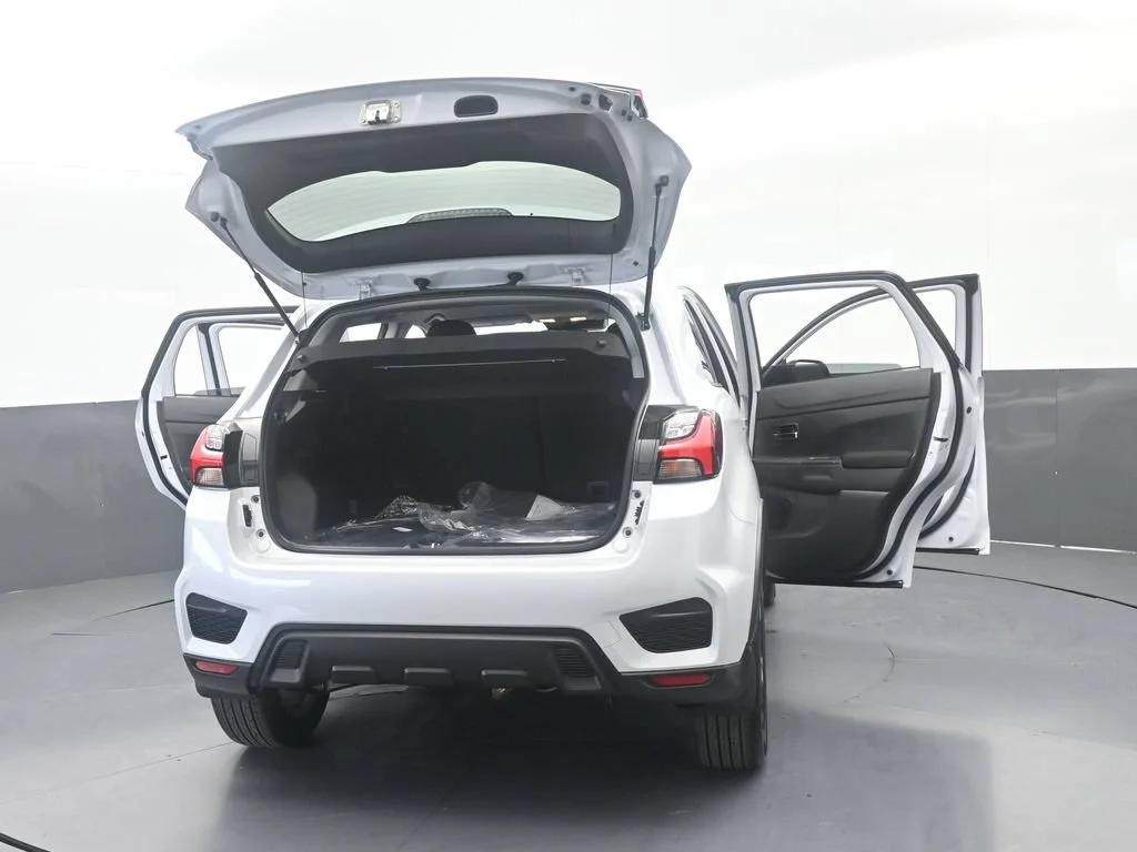 New 2027 White Diamond Mitsubishi 2.0 ES 2WD image 67