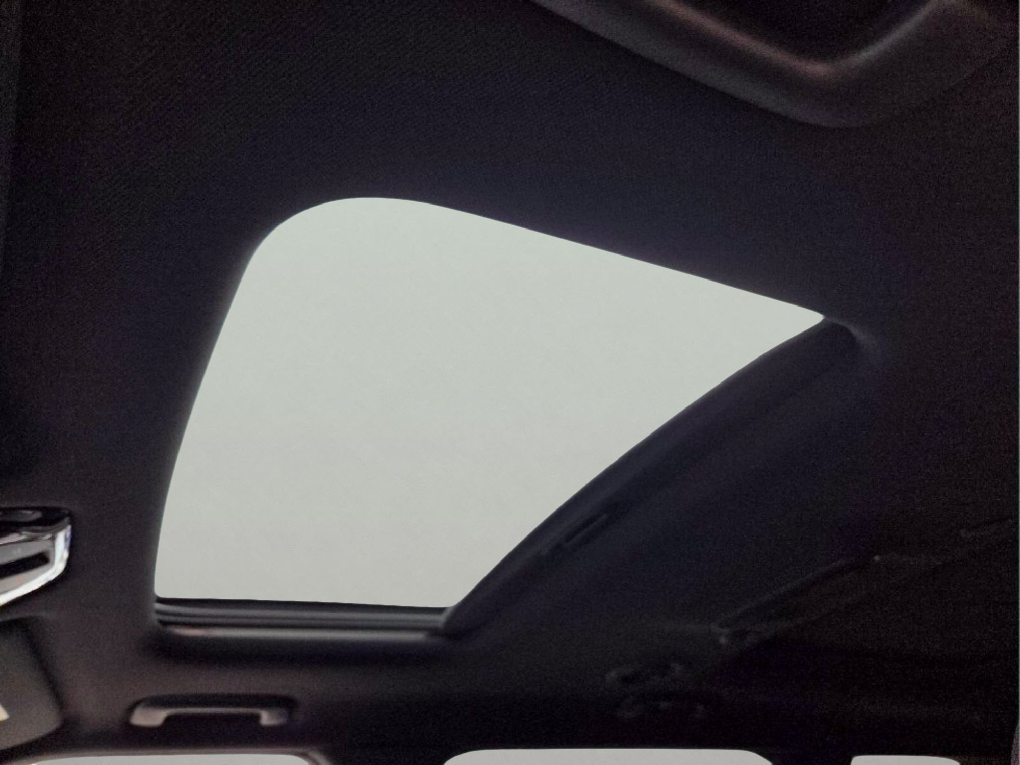 New 2027 Glacial White Pearl Kia SX image 10