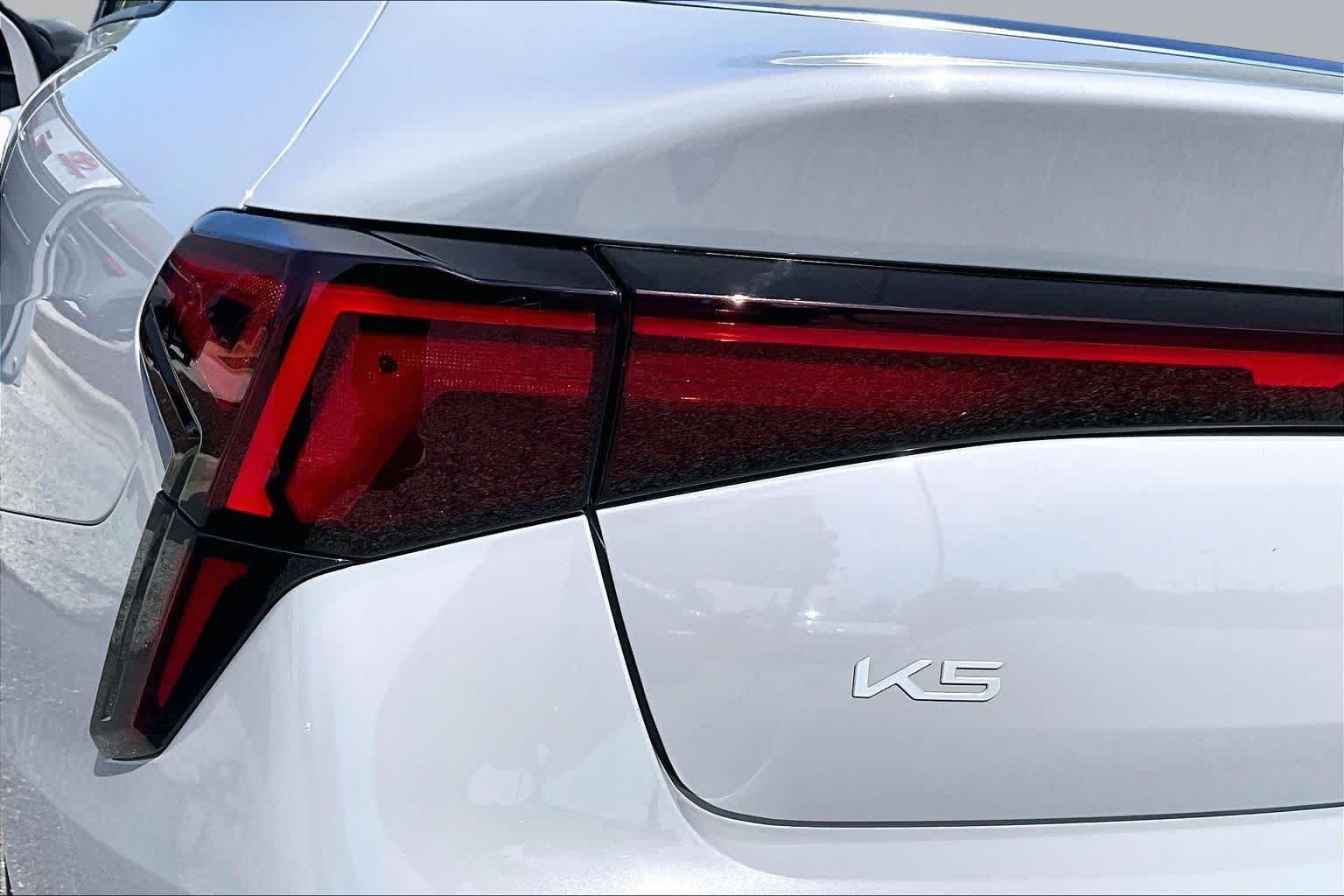 Used 2025 Wolf Gray Kia GT-Line image 29