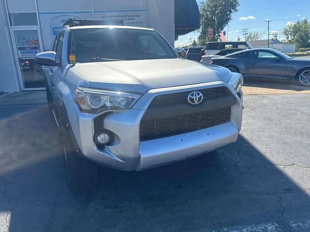 Certified Used 2018 Classic Silver Metallic Toyota SR5 image 53