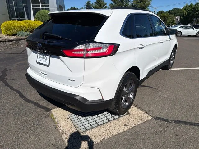 Used 2022 White Ford SEL image 7