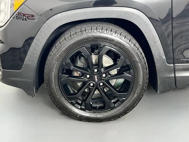 Used 2022 Black GMC SLE image 27