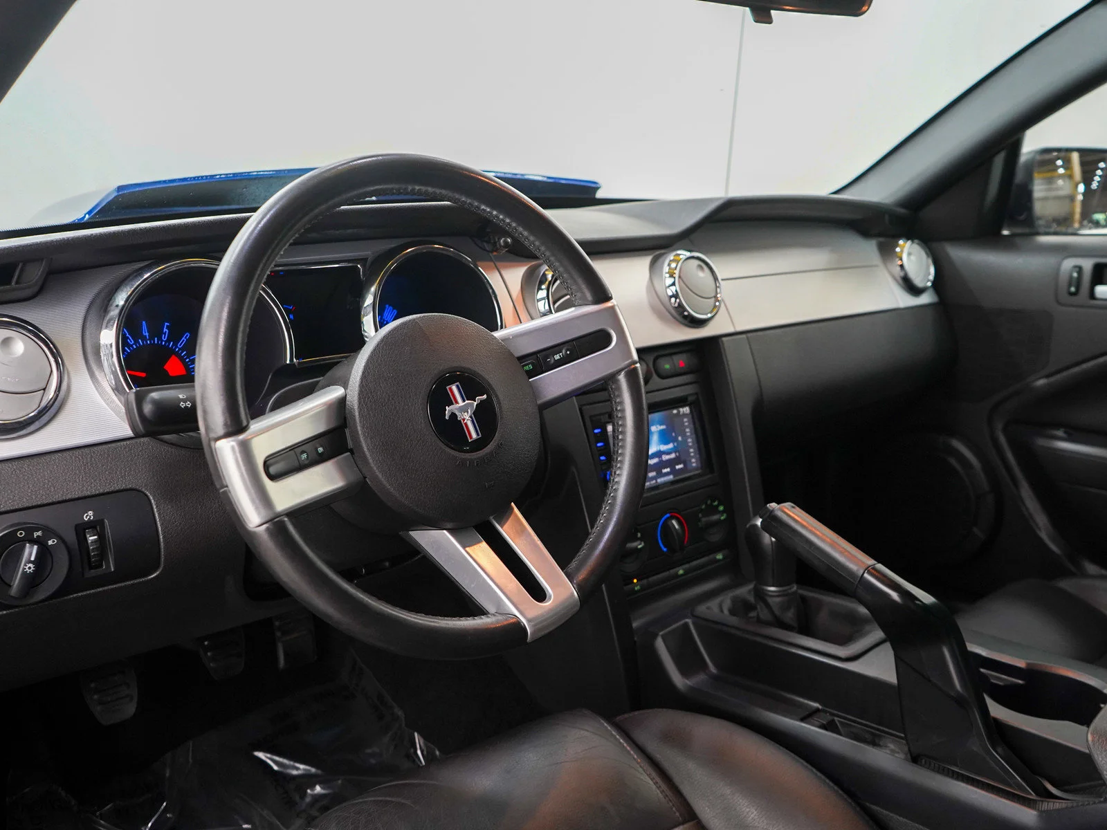 Used 2005  Ford GT Premium image 17