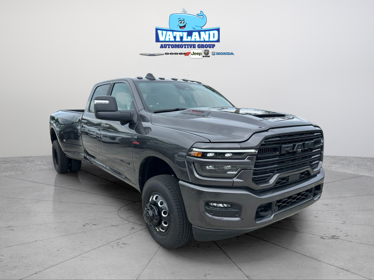 New 2026 Granite Crystal Metallic Clear-Coat Exterior Paint RAM Laramie image 7