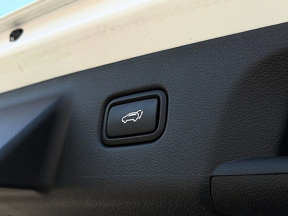 Used 2025 Hyper White Hyundai XRT image 25