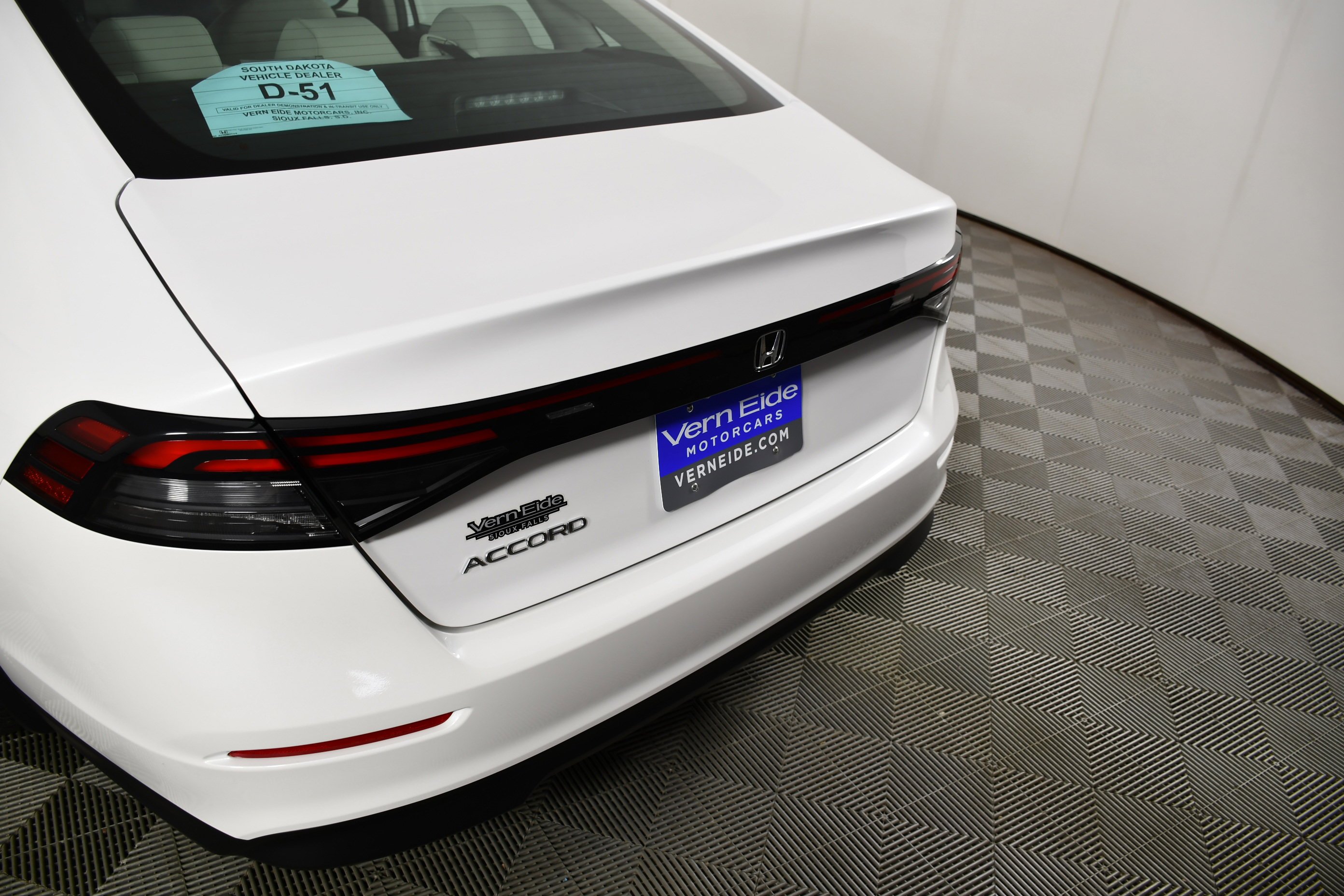 Certified Used 2025 Platinum White Pearl Honda 1.5T SE image 15