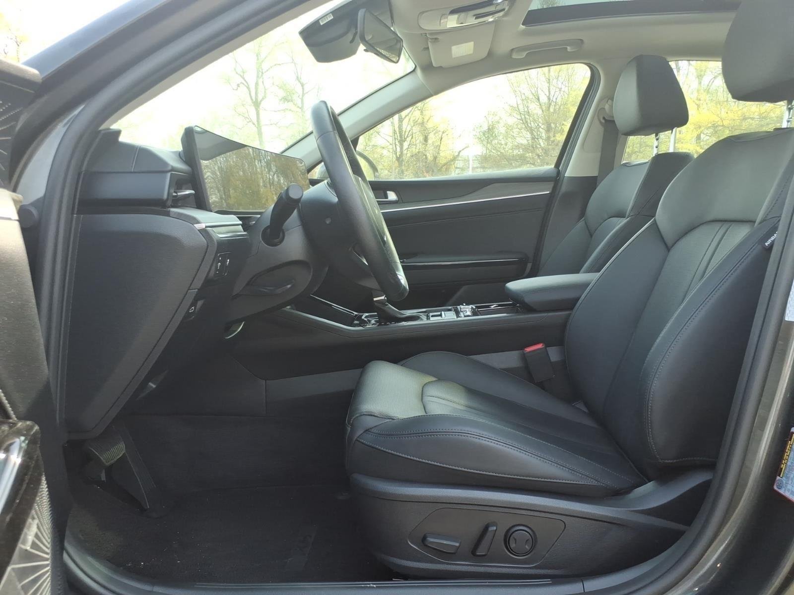 Used 2025 Interstellar Gray Kia EX image 13