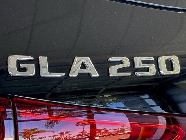 2025 Mercedes Benz GLA 250 photo 3