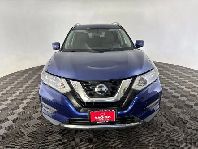 Used 2018 Blue Nissan SV image 2