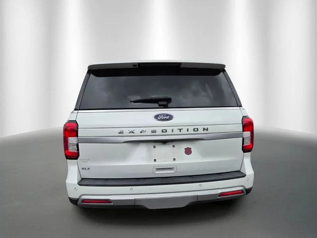 Certified Used 2022 White Metallic Ford XLT image 3