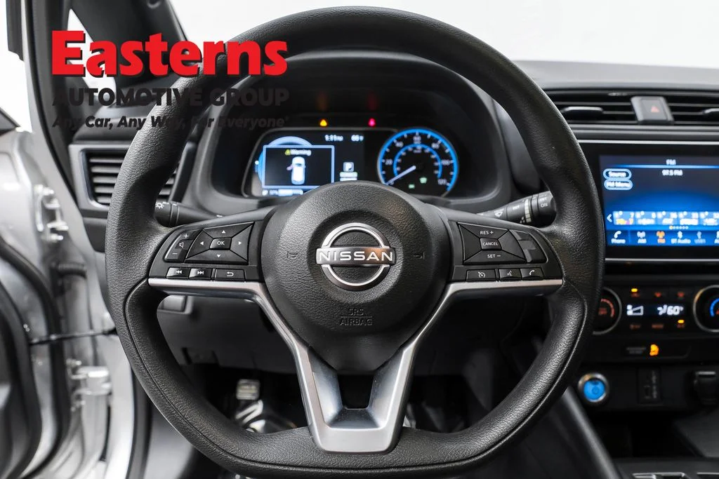 Used 2023 Silver Nissan S image 10