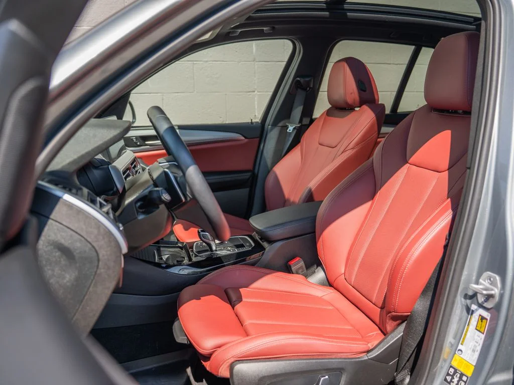 Used 2024 Gray Metallic BMW xDrive30i image 5