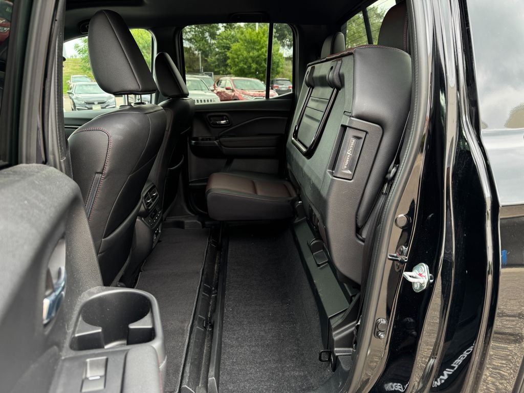 2024 Honda Ridgeline Black Edition - Photo 17