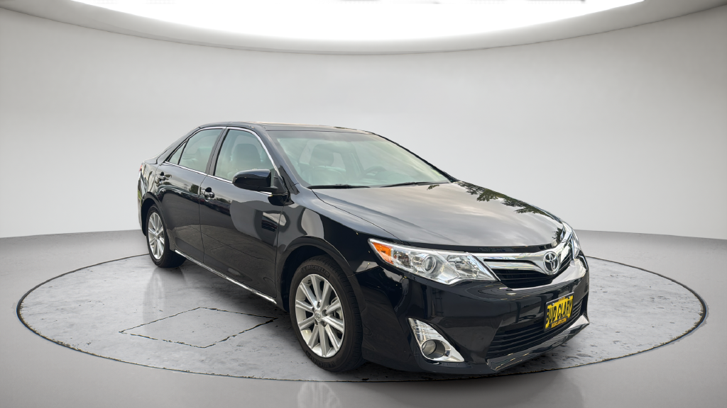 Used 2014 Black Toyota LE image 1
