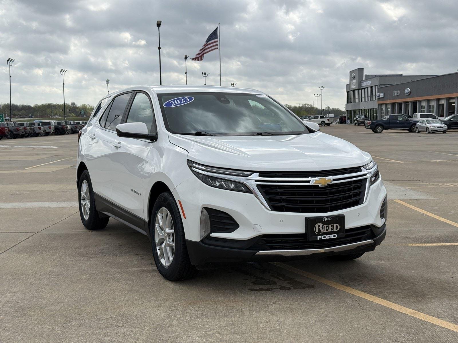Used 2023 Chevrolet Equinox LT with VIN 3GNAXKEG5PS158877 for sale in Kansas City