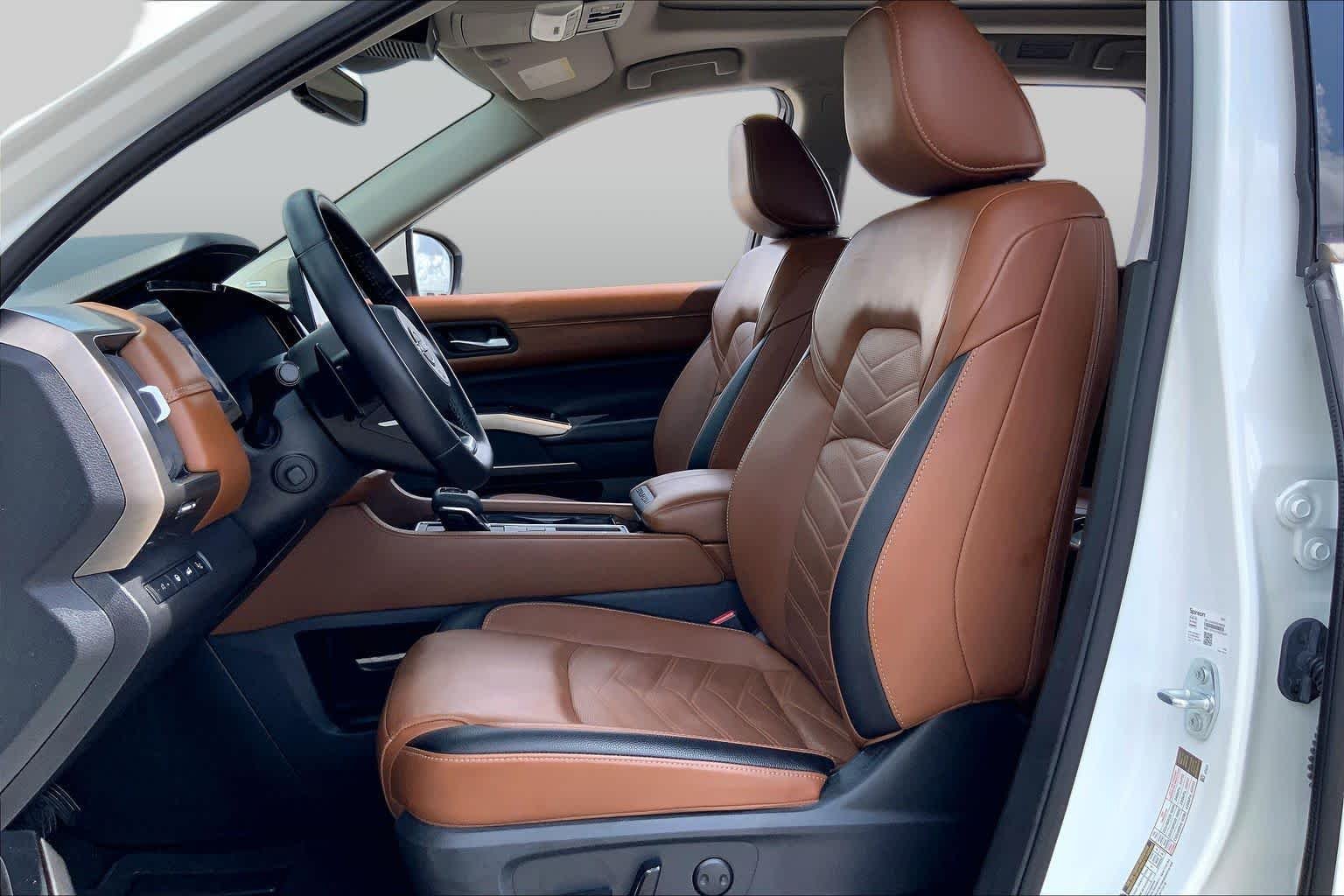 Pre-Owned 2024 Nissan Pathfinder Platinum