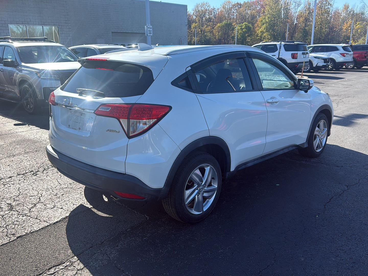 Used 2019 Platinum White Pearl Honda EX image 6