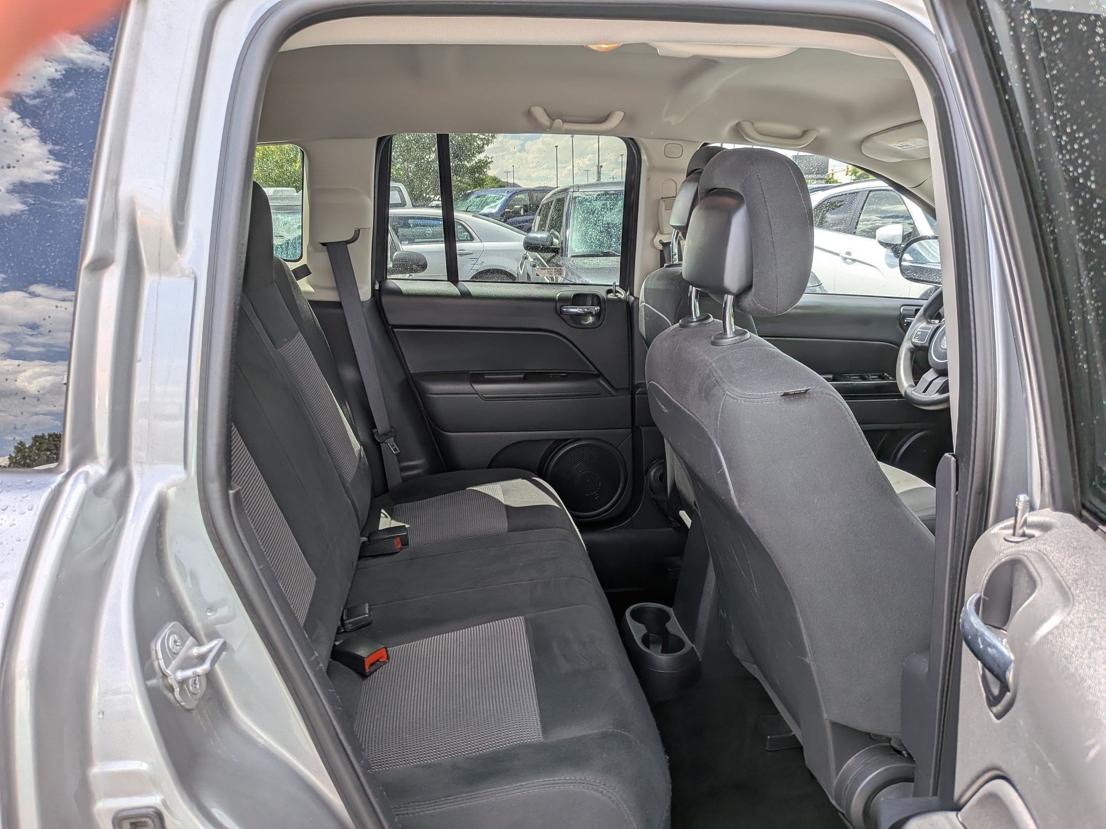 Used 2014 Billet Silver Clearcoat Metallic Jeep Sport image 27