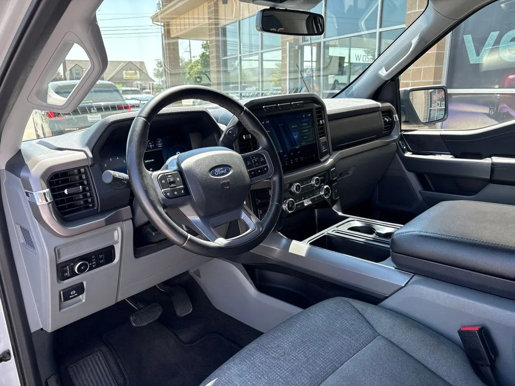 Used 2024 White Ford XLT image 9